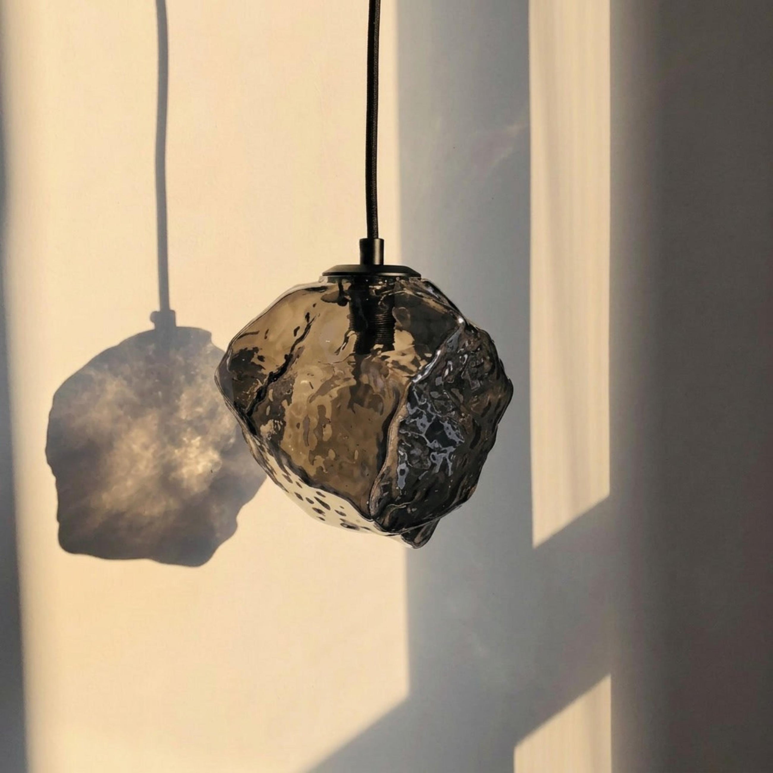 Grotta Black Glass Pendant Light