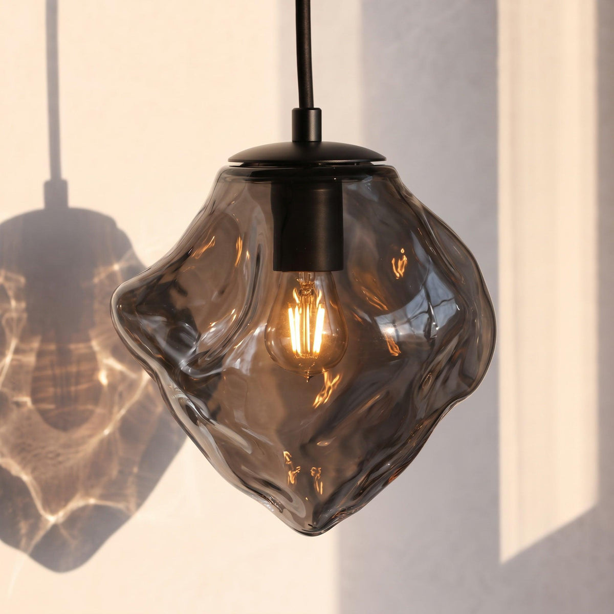 Grotta Black Glass Pendant Light