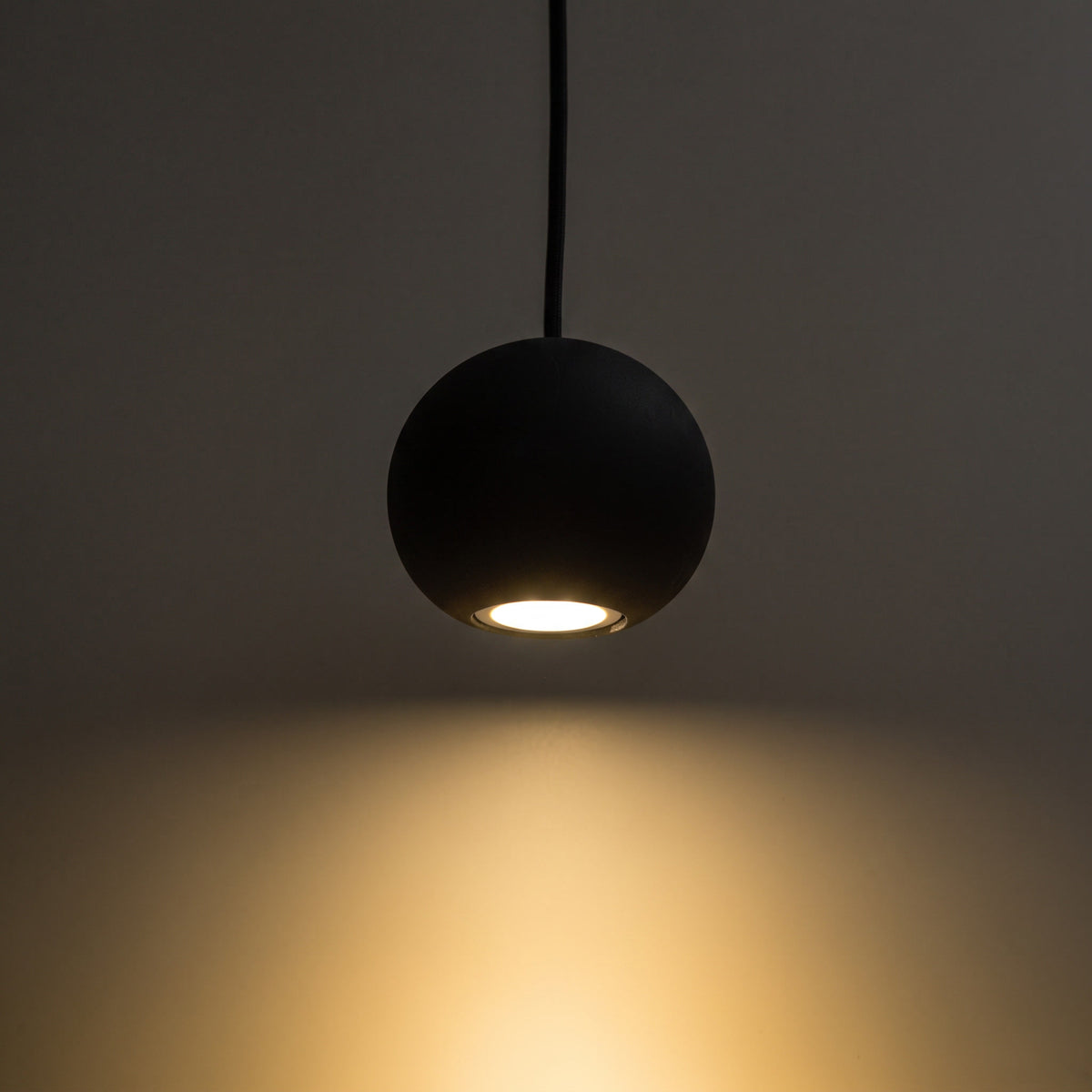 Orbita Black Plaster Pendant Light